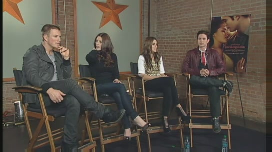 Ashley-Greene-dot-nl_2011YYNcom0379.jpg