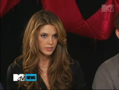 ashley-greene_dot_nl-MTVs11for11interview0028.jpg