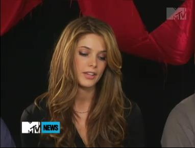 ashley-greene_dot_nl-MTVs11for11interview0030.jpg