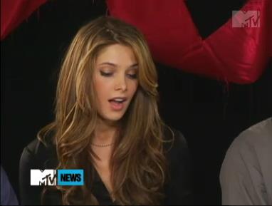 ashley-greene_dot_nl-MTVs11for11interview0034.jpg