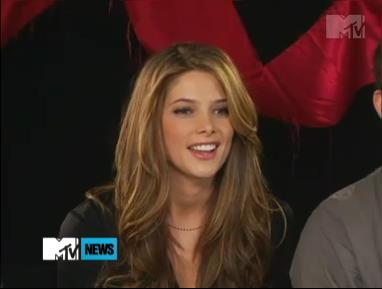 ashley-greene_dot_nl-MTVs11for11interview0044.jpg