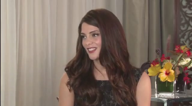 Ashley-Greene-dot-nl_2011VanityFairInterviewForSkatelandAtTIFF0295.jpg
