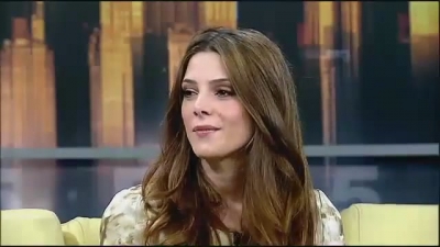 Ashley-Greene-dot-nl_GoodDayNY0020.jpg