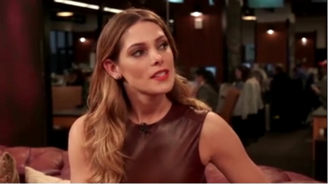 Ashley-Greene-dot_nl-6april2016HuffPostLive0767.jpg