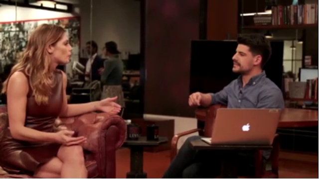Ashley-Greene-dot_nl-6april2016HuffPostLive0867.jpg