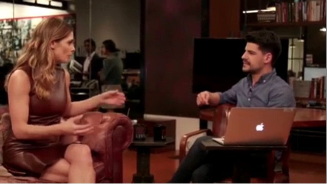 Ashley-Greene-dot_nl-6april2016HuffPostLive0868.jpg
