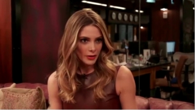 Ashley-Greene-dot_nl-6april2016HuffPostLive0046.jpg