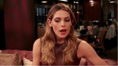 Ashley-Greene-dot_nl-6april2016HuffPostLive0419.jpg