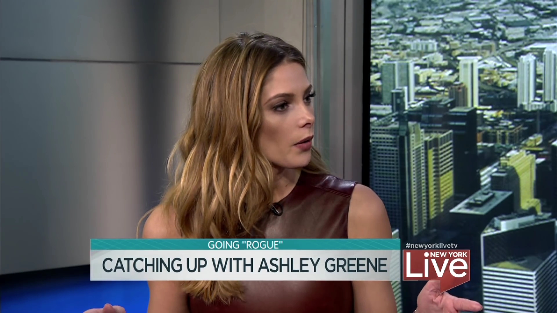 Ashley-Greene-dot_nl-6april2016HuffPostLive0107.jpg Ashley-Greene-dot_nl-6april2016HuffPostLive0107.jpg
