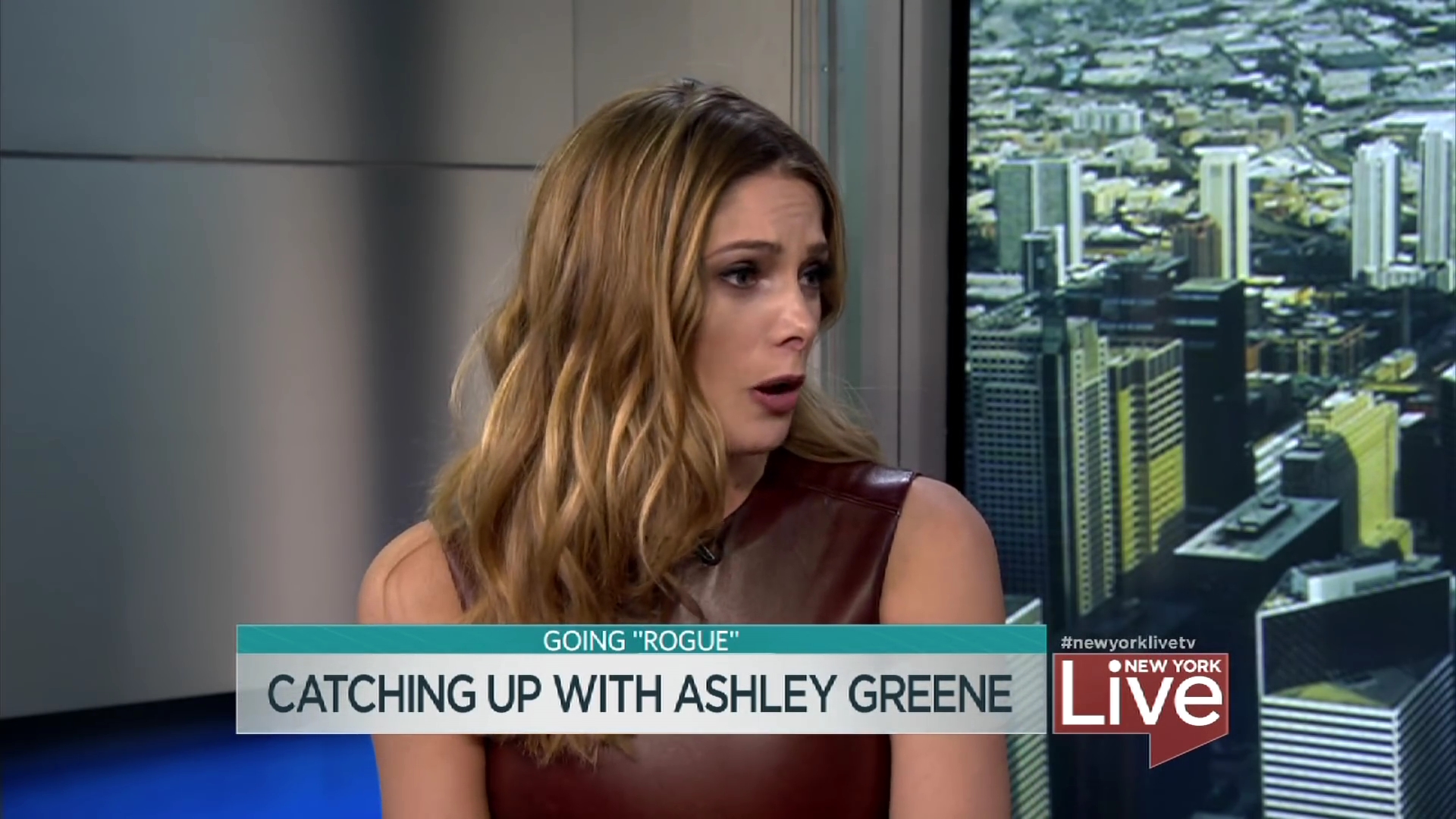 Ashley-Greene-dot_nl-6april2016HuffPostLive0137.jpg Ashley-Greene-dot_nl-6april2016HuffPostLive0137.jpg