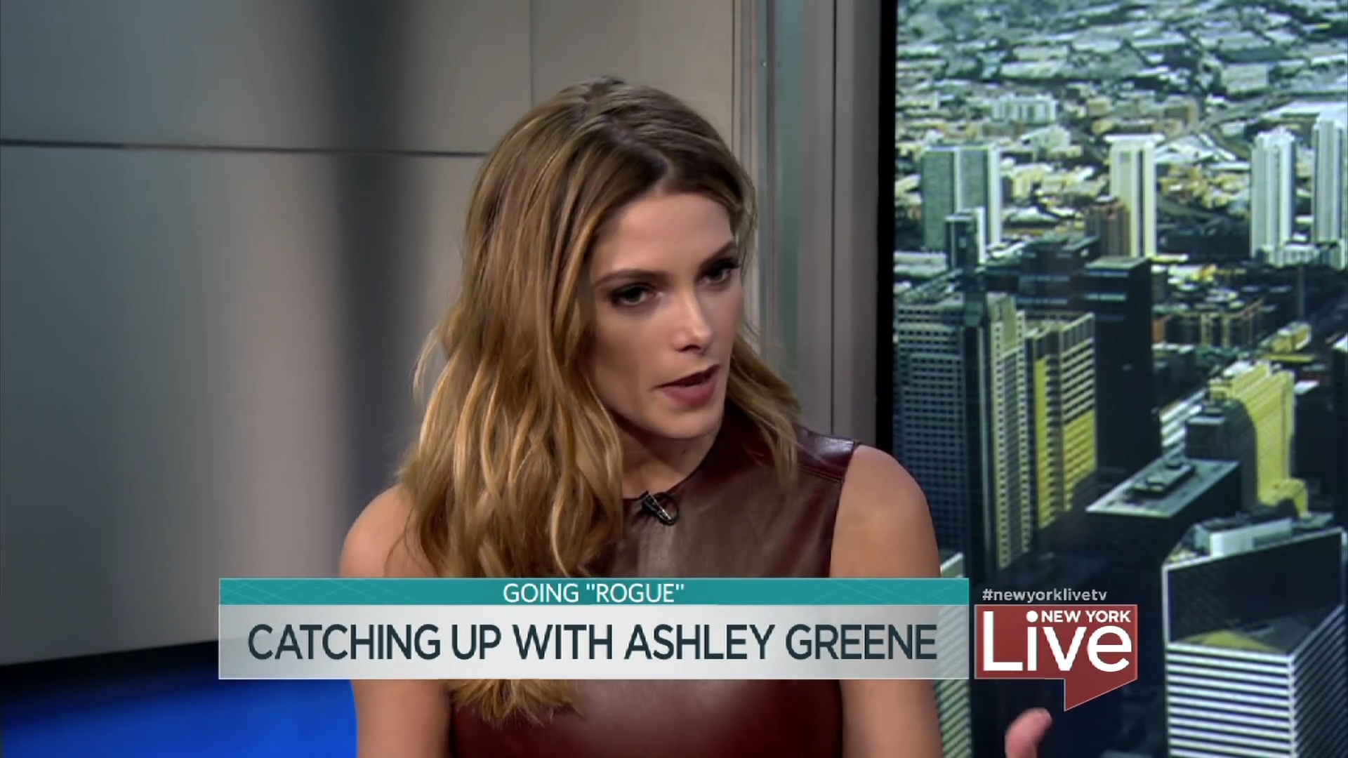 Ashley-Greene-dot_nl-6april2016HuffPostLive0160.jpg Ashley-Greene-dot_nl-6april2016HuffPostLive0160.jpg