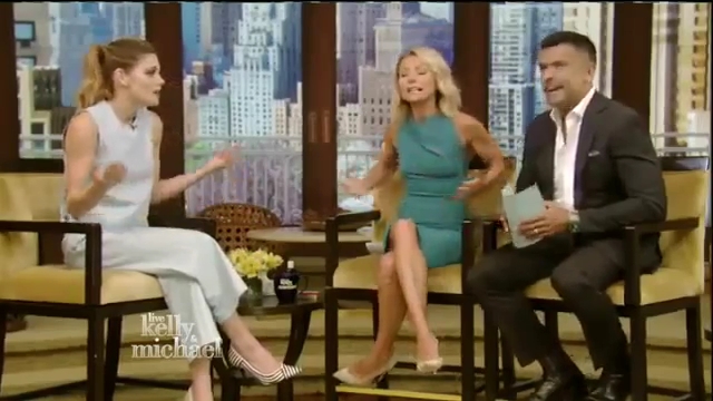 Ashley-Greene-dot_nl-7april2016LiveWithKellyAndMichael0132.jpg
