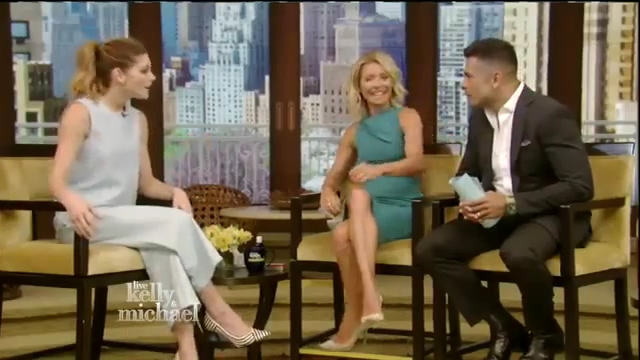 Ashley-Greene-dot_nl-7april2016LiveWithKellyAndMichael0136.jpg