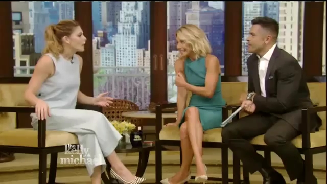 Ashley-Greene-dot_nl-7april2016LiveWithKellyAndMichael0336.jpg