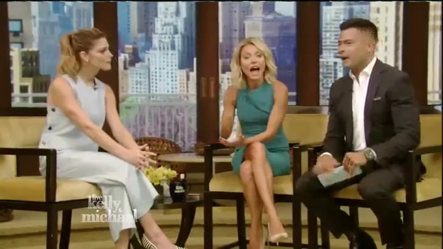 Ashley-Greene-dot_nl-7april2016LiveWithKellyAndMichael0354.jpg