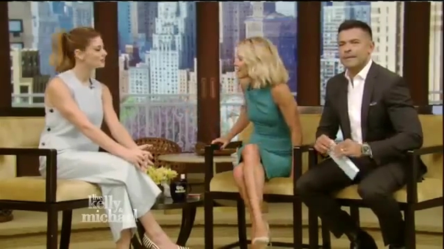 Ashley-Greene-dot_nl-7april2016LiveWithKellyAndMichael0357.jpg
