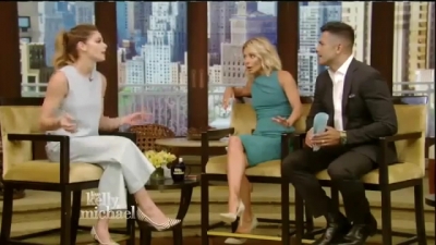 Ashley-Greene-dot_nl-7april2016LiveWithKellyAndMichael0073.jpg