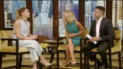 Ashley-Greene-dot_nl-7april2016LiveWithKellyAndMichael0125.jpg