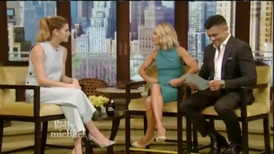 Ashley-Greene-dot_nl-7april2016LiveWithKellyAndMichael0130.jpg