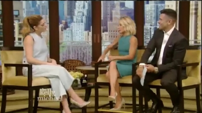 Ashley-Greene-dot_nl-7april2016LiveWithKellyAndMichael0239.jpg