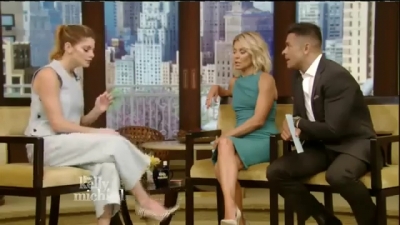 Ashley-Greene-dot_nl-7april2016LiveWithKellyAndMichael0301.jpg