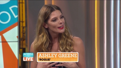 Ashkey-Greene-dot-nl_2017AccesHollywood0150.jpg