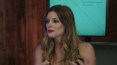 Ashley-Greene-dot-nl_2017EntertainmentTonightFacebookLiveInterview0336.jpg