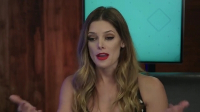 Ashley-Greene-dot-nl_2017EntertainmentTonightFacebookLiveInterview0471.jpg