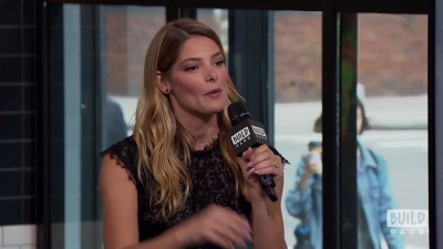 Ashley-Greene-dot-nl_2018AOLBuildSeries0385.jpg