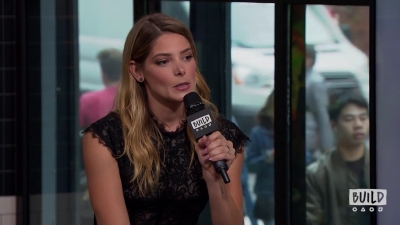 Ashley-Greene-dot-nl_2018AOLBuildSeries1009.jpg