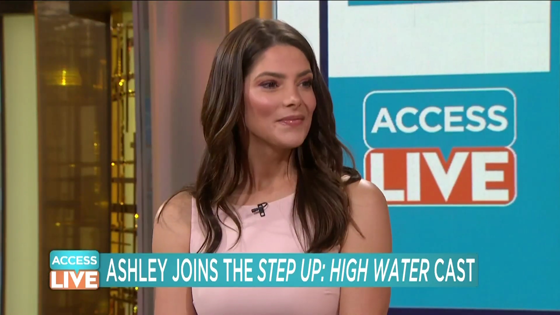 Ashley-Greene-dot-nl_2019AccesHollywood0341.jpg Ashley-Greene-dot-nl_2019AccesHollywood0341.jpg