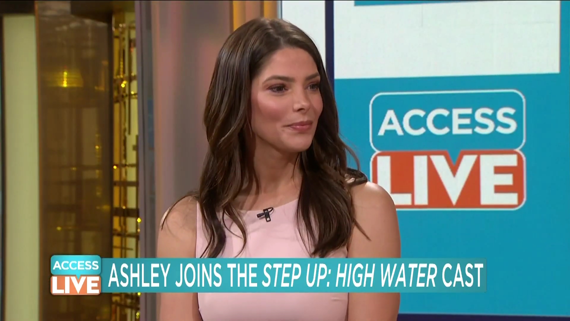 Ashley-Greene-dot-nl_2019AccesHollywood0342.jpg Ashley-Greene-dot-nl_2019AccesHollywood0342.jpg