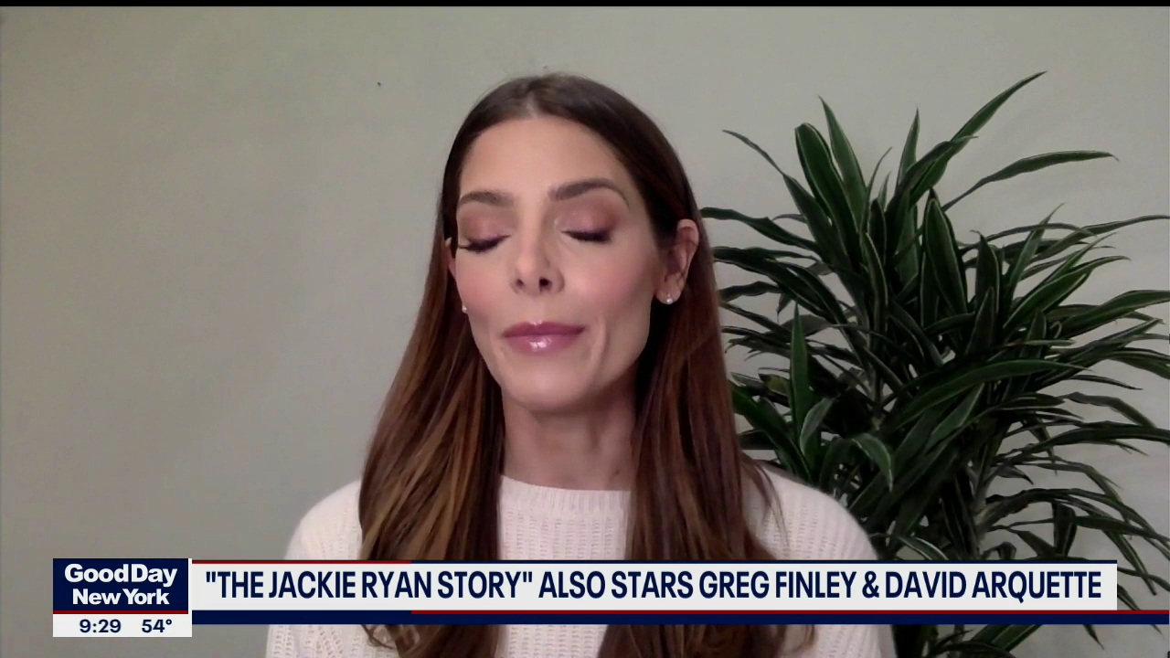 Ashley-Greene-dot-nl_2020Fox5-interview0170.jpg