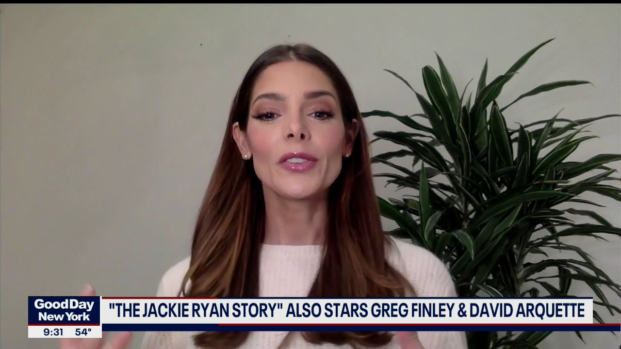 Ashley-Greene-dot-nl_2020Fox5-interview0277.jpg