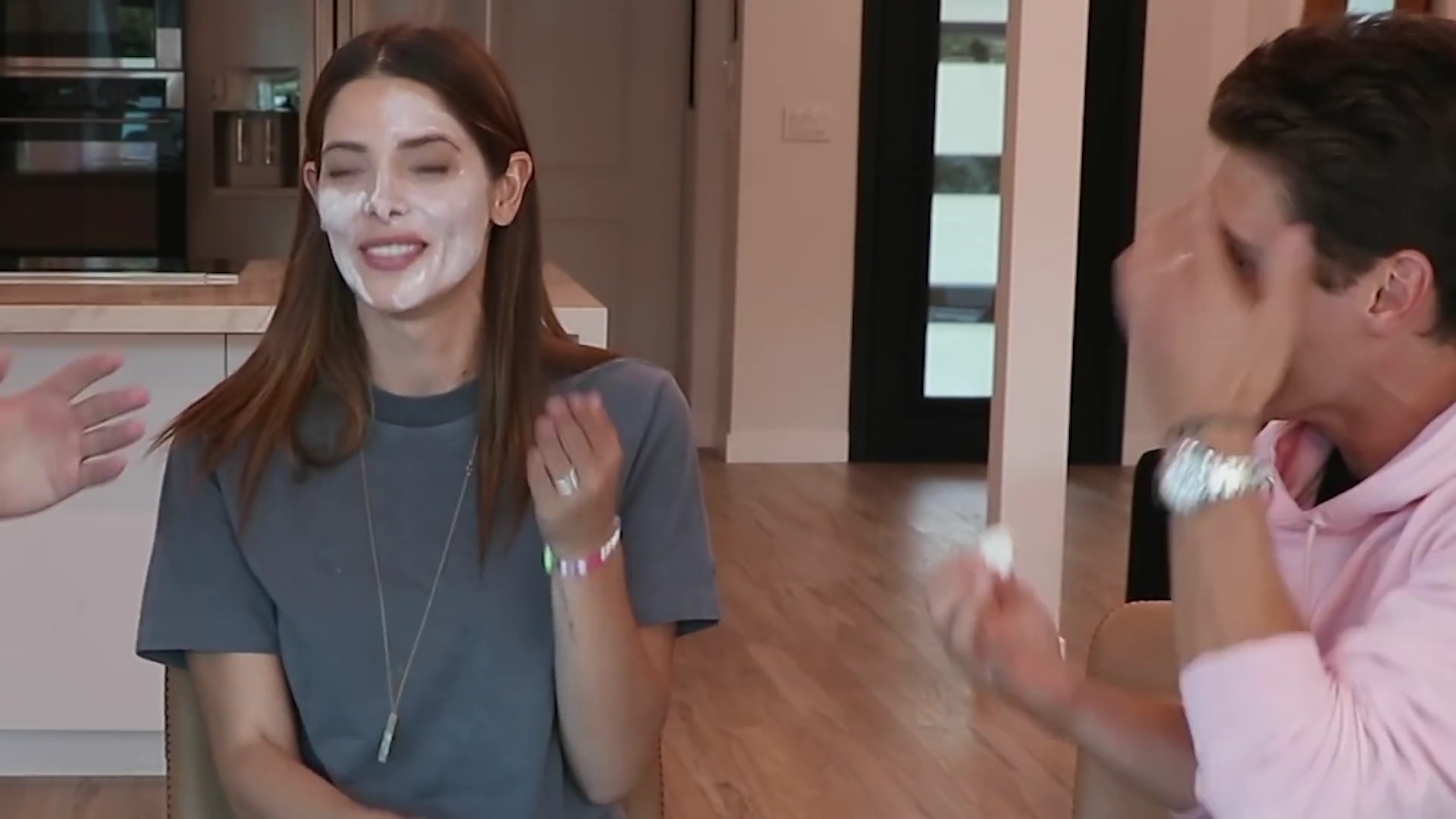 Ashley-Greene-dot-nl_2020GreggandCameron0688.jpg Ashley-Greene-dot-nl_2020GreggandCameron0688.jpg