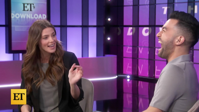 Ashley-Greene-dot-nl_2022EntertainmentTonight0192.jpg