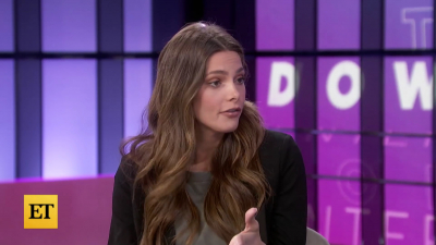 Ashley-Greene-dot-nl_2022EntertainmentTonight0218.jpg