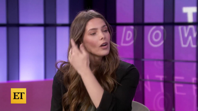 Ashley-Greene-dot-nl_2022EntertainmentTonight0244.jpg