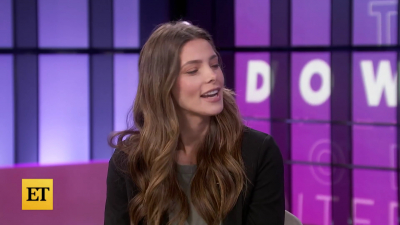 Ashley-Greene-dot-nl_2022EntertainmentTonight0247.jpg