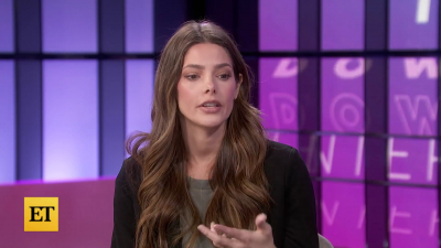 Ashley-Greene-dot-nl_2022EntertainmentTonight0253.jpg