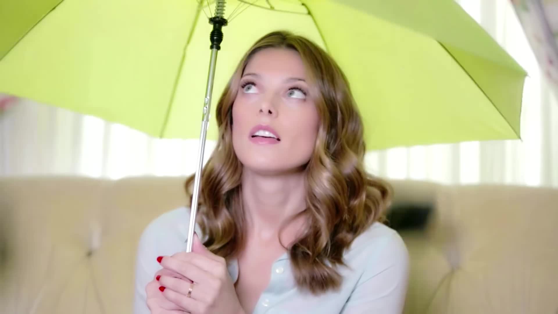 Ashley-Greene-dot-nl_K-MartIntroducesTheGivingHat00001.jpg Ashley-Greene-dot-nl_K-MartIntroducesTheGivingHat00001.jpg