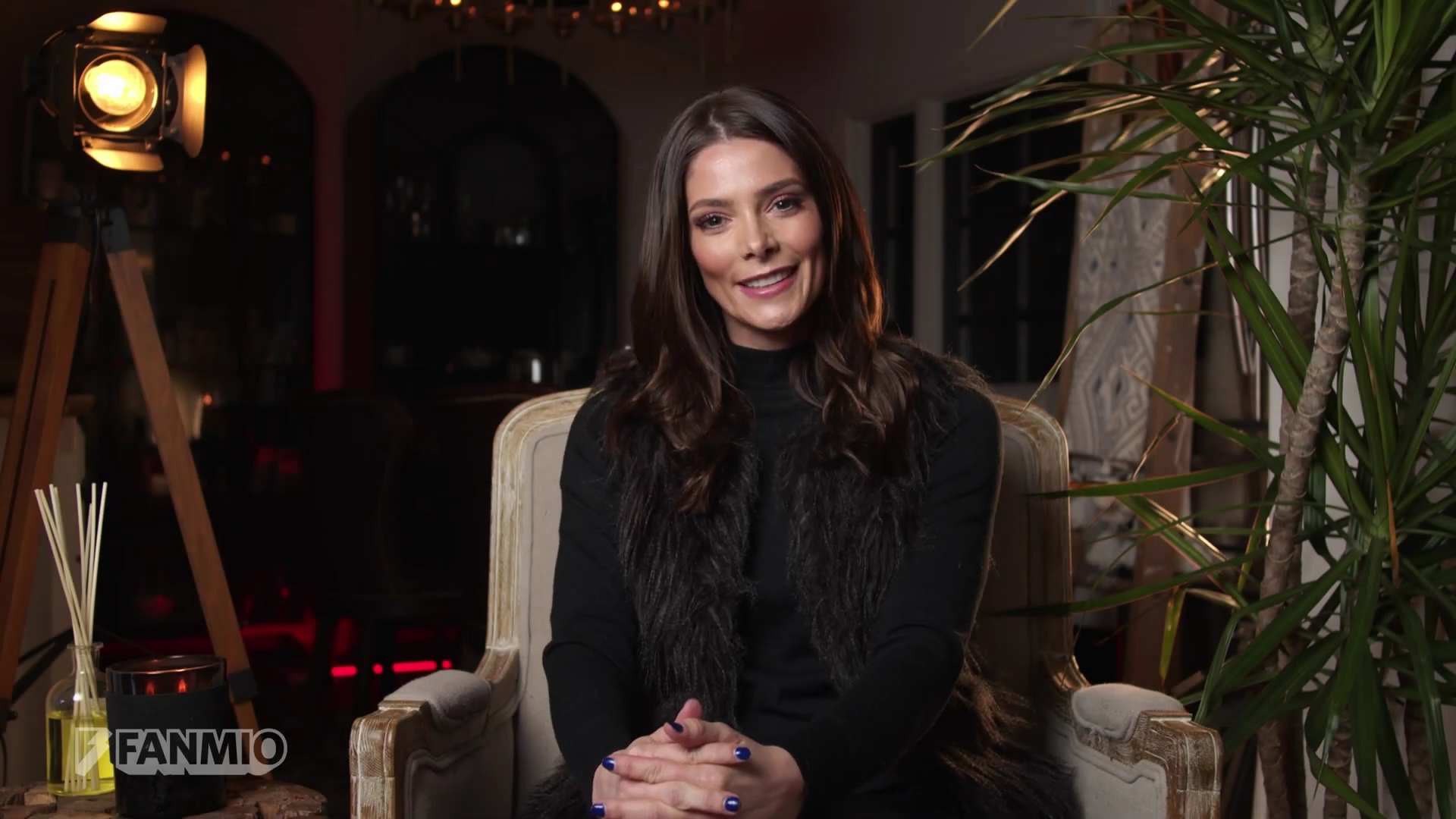 Ashley-Greene-dot-nl_2019FanMio-VideoMeetAndGreet0003.jpg