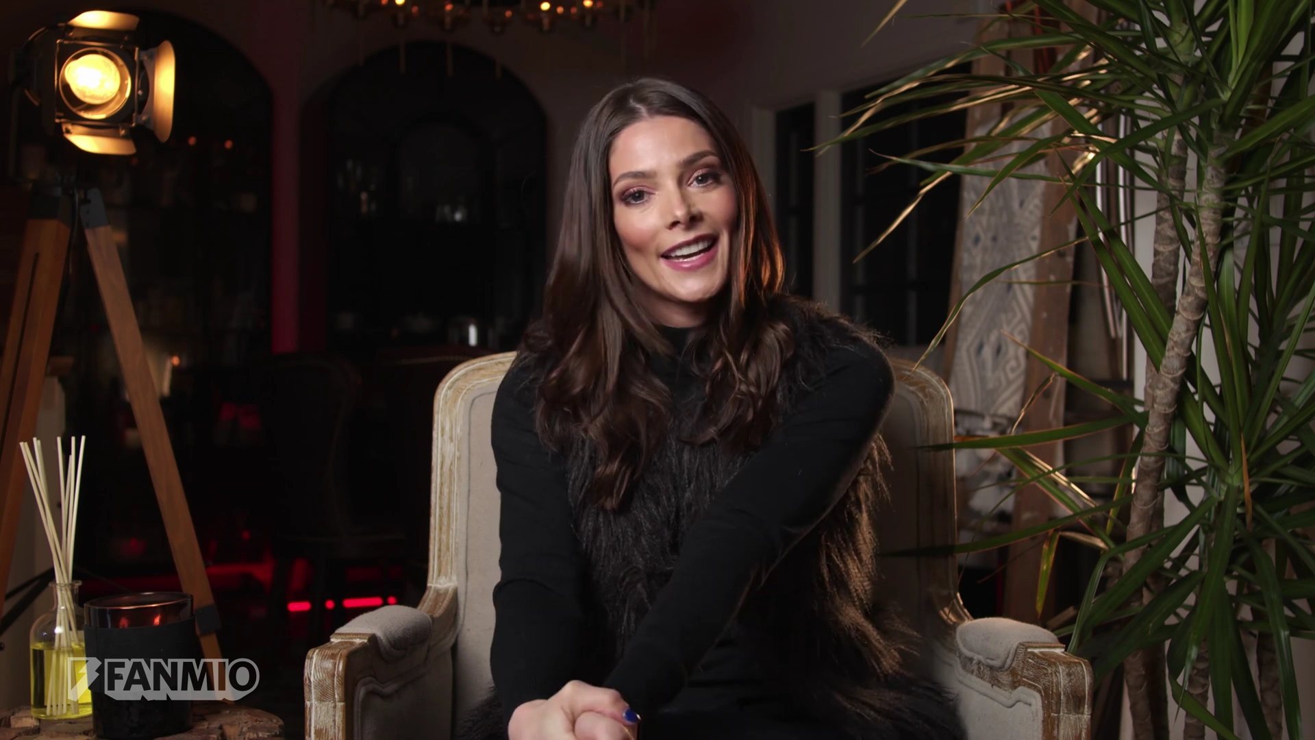 Ashley-Greene-dot-nl_2019FanMio-VideoMeetAndGreet0032.jpg