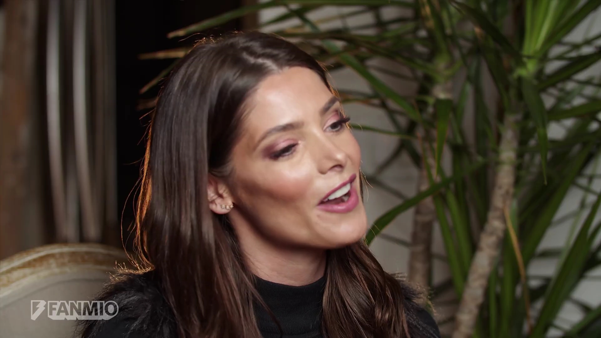 Ashley-Greene-dot-nl_2019FanMio-VideoMeetAndGreet0103.jpg