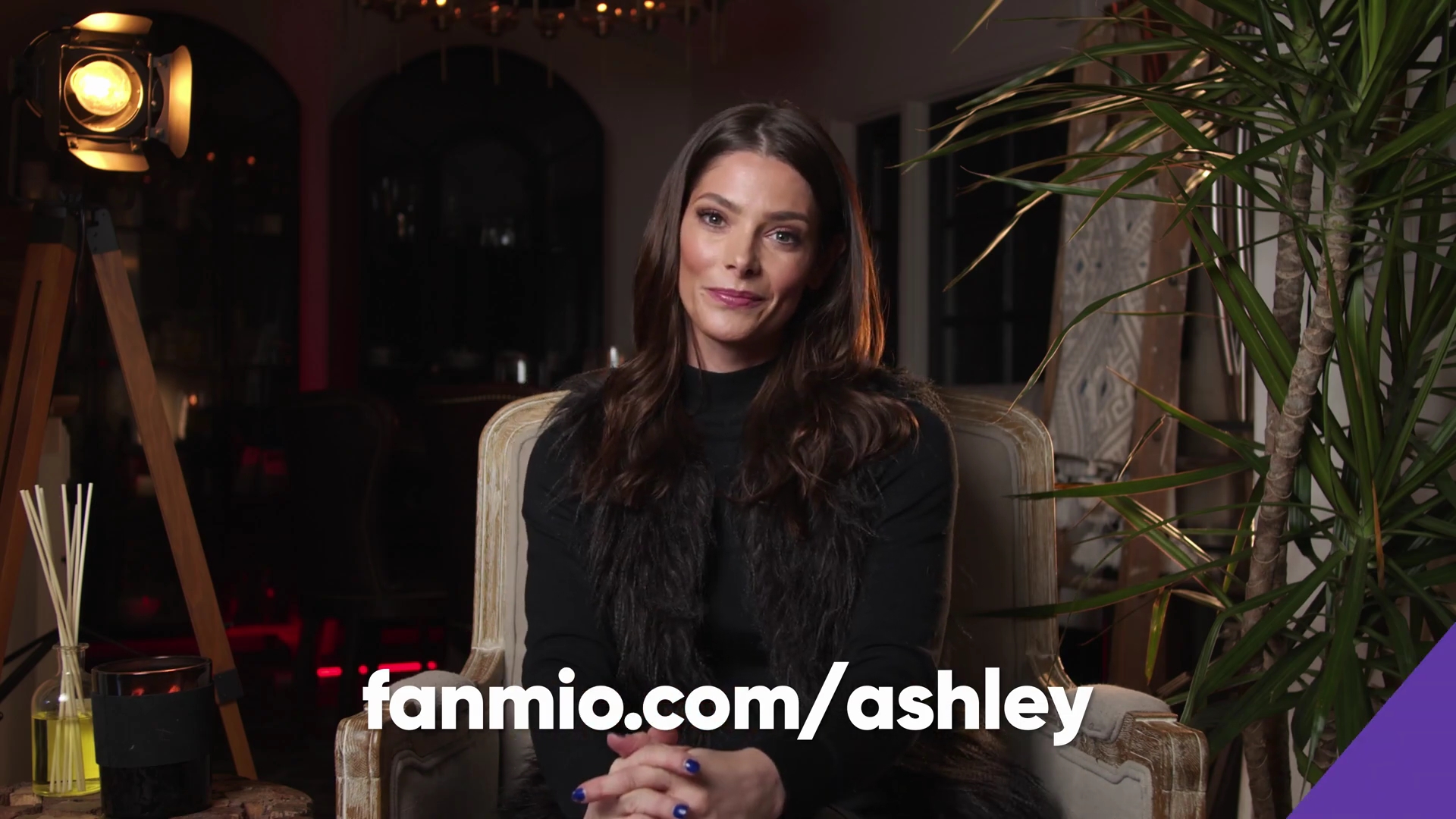 Ashley-Greene-dot-nl_2019FanMio-VideoMeetAndGreet0114.jpg