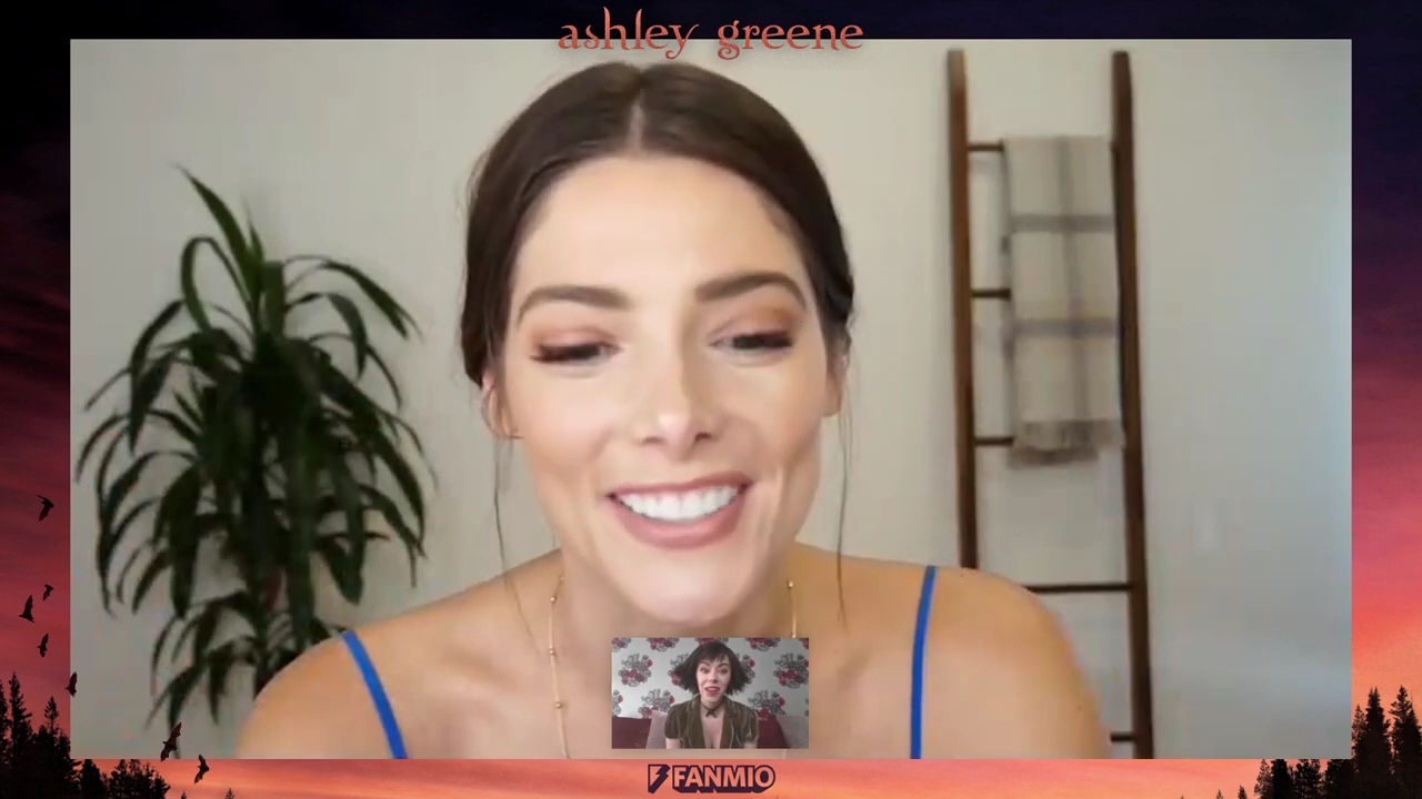 Ashley-Greene-dot-nl_2019FanMioExpierences-JulyMeeting31.jpg