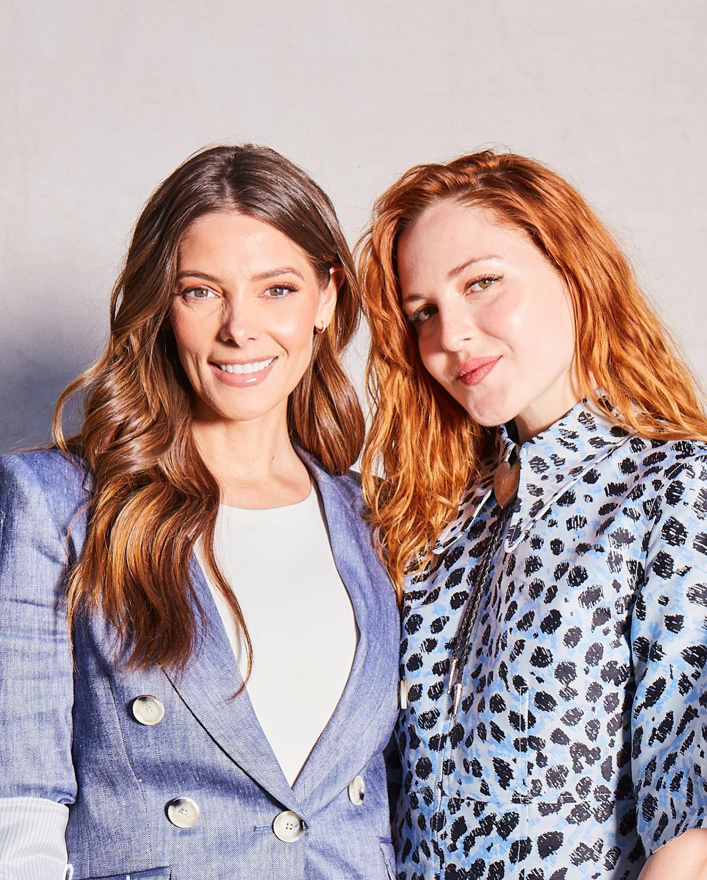 08 maart: I am inspired everyday by women across the globe and moved by the work and missions that drive them. We can and we will.

Mom, Olivia & Dana- I'm so grateful that i'm surrounded by a family of strong but tender women who encourage me everyday to lead by example, as you do, and continue to push boundaries and create a better space for us all. I'm in awe of your beautiful souls. #happyinternationalwomensday
