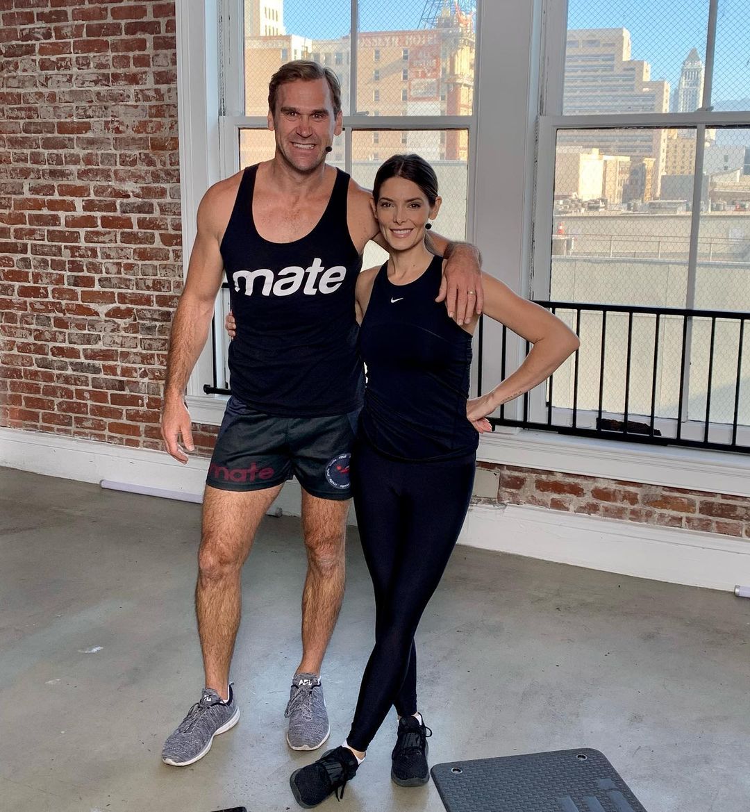 17 november 2020: Hey Legends! 💪🏼 I am so happy to finally share REVENGE MONTH with you all! We’ve been working super hard to create our best workout program yet with the help of my mates and a few special guests! I’m so excited to show you all how I get my celebrity clients in the best shape of their lives! 💙
.
To sign up, click the link in my bio or head to matetogo.trainingmate.com ✌🏼
.
#onlineworkouts #workoutchallenge #fitness #fitnesschallenge #hiitworkout #hiittraining #healthylifestyle #ashleygreene #lukemilton
