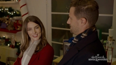 Ashley-Greene-dot-nl_ALittleChristmasCharm1920.jpg