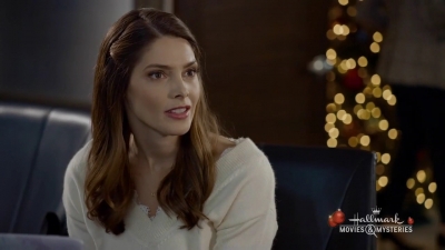 Ashley-Greene-dot-nl_ALittleChristmasCharm1967.jpg